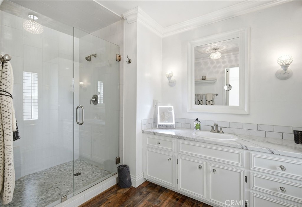 41714 Avenida De Anita