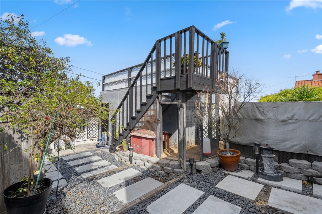 1178 W 18th Street