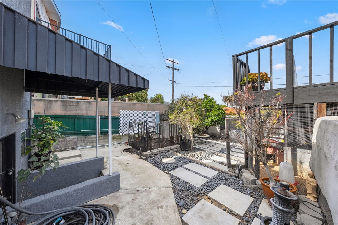 1178 W 18th Street