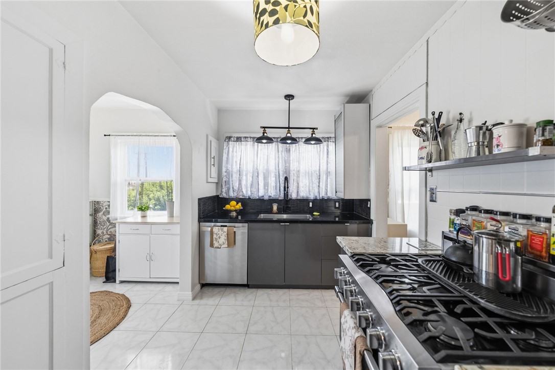 1178 W 18th Street
