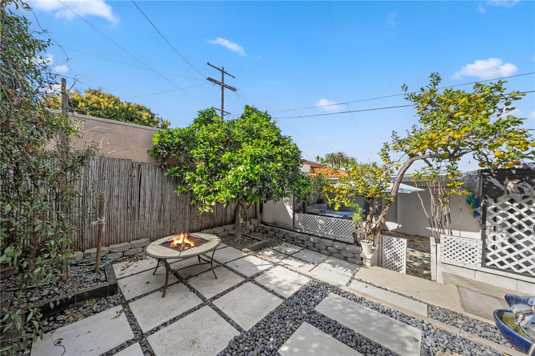 1178 W 18th Street