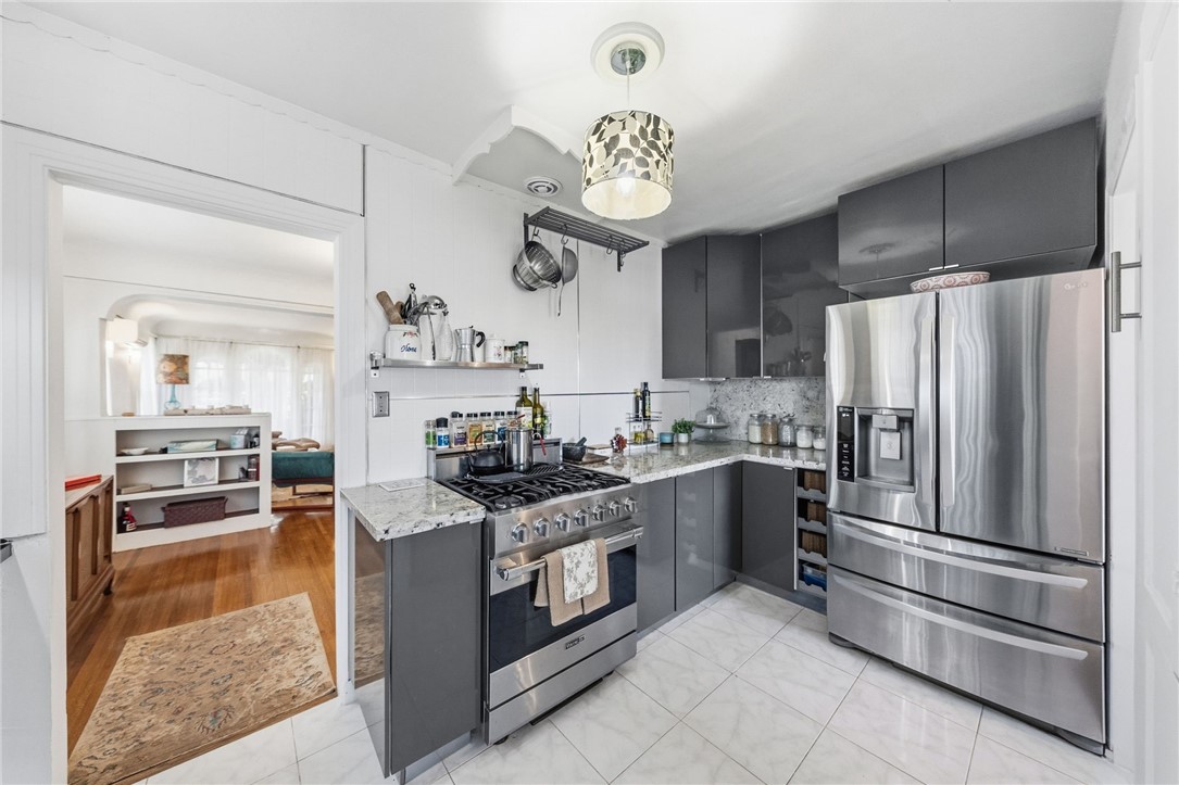 1178 W 18th Street