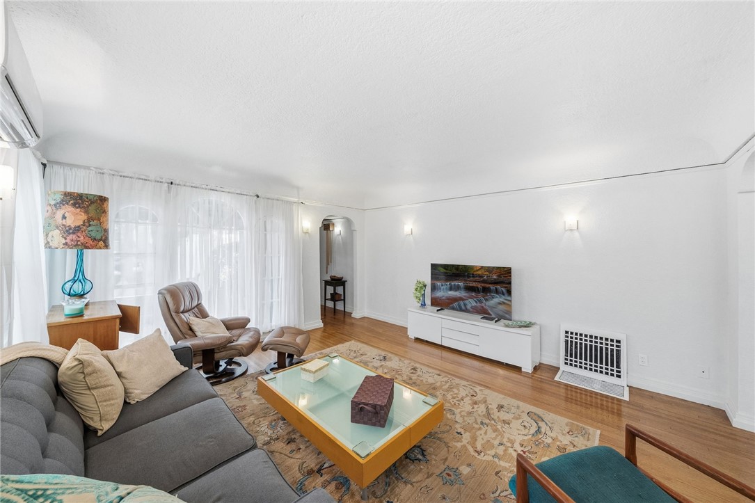 1178 W 18th Street