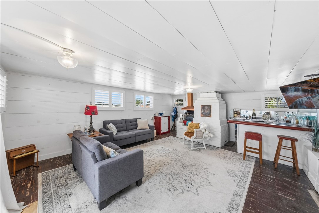 1178 W 18th Street