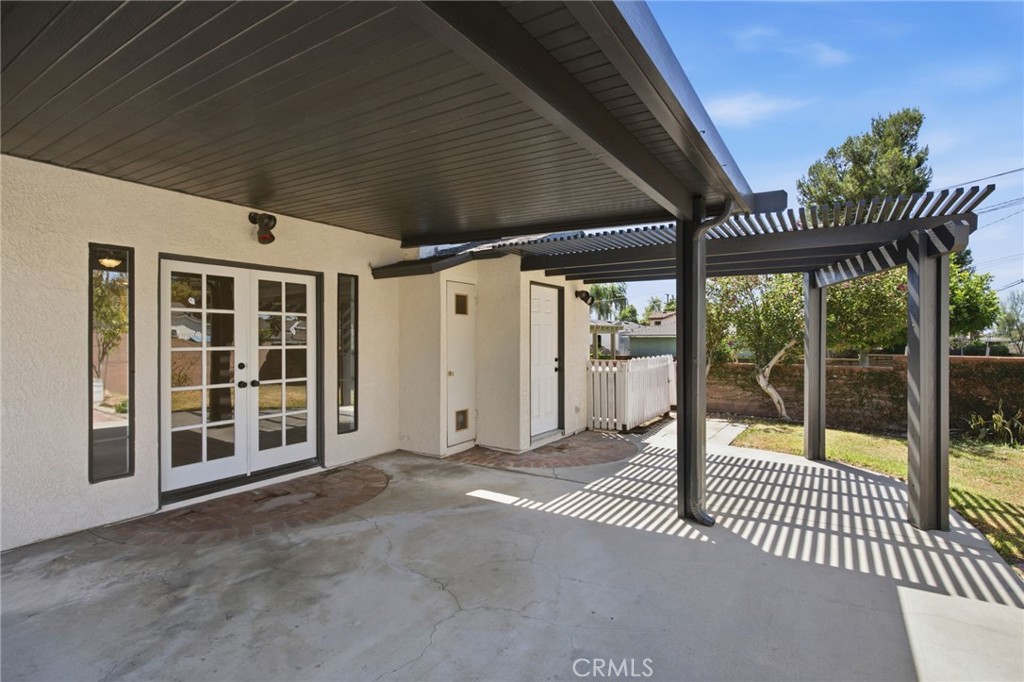 5537 Carley Ave