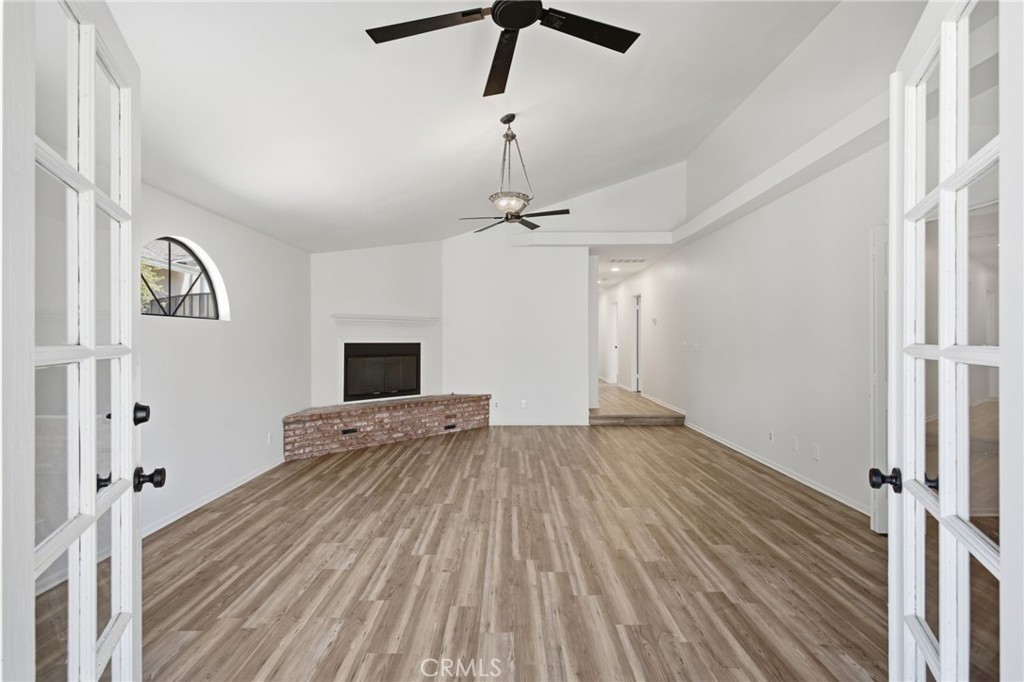 5537 Carley Ave