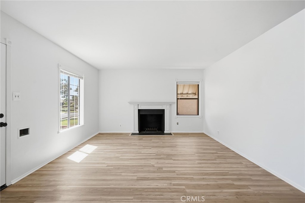 5537 Carley Ave