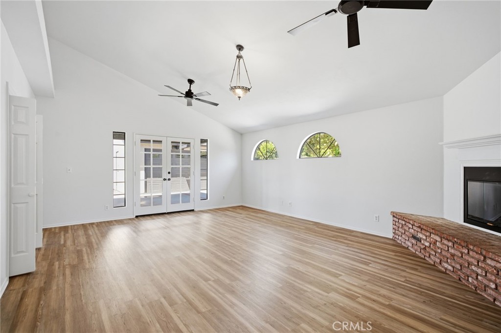 5537 Carley Ave