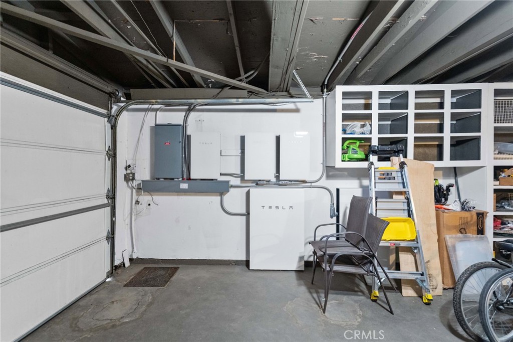 2306 Acacia Road E