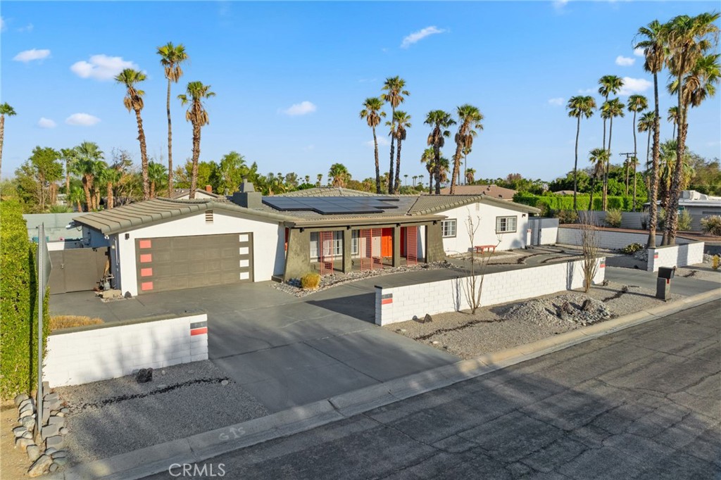 2306 Acacia Road E