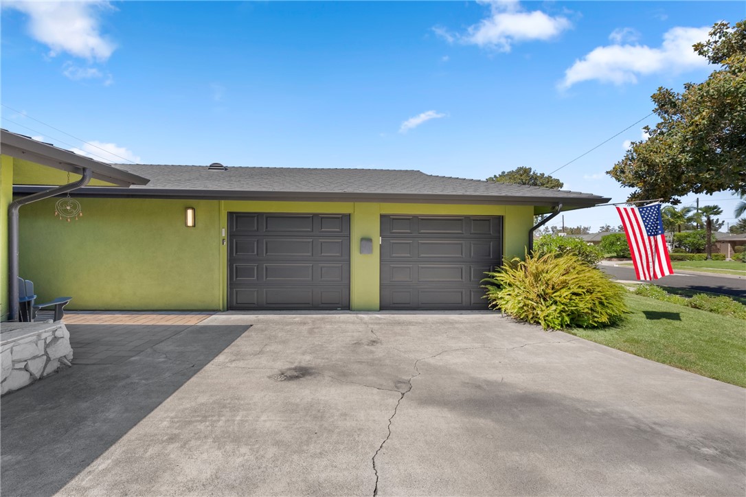 1408 E Fairway Dr