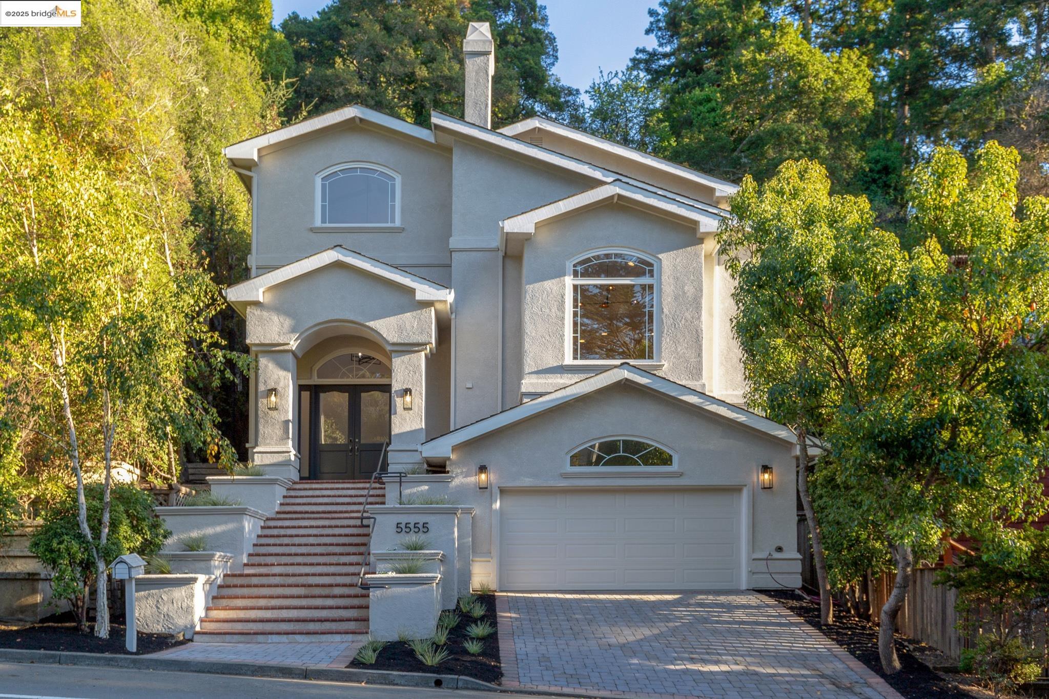 5555 Moraga Ave