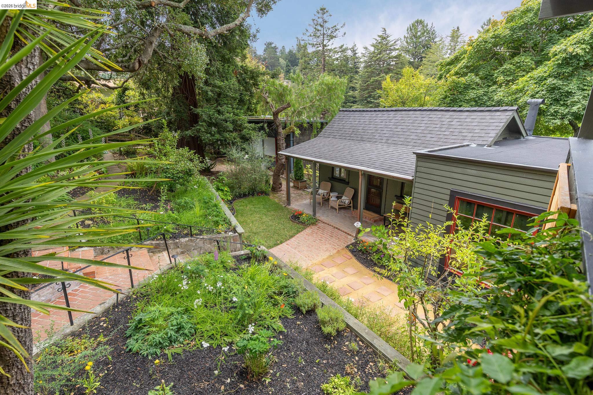 1101 Mountain Blvd