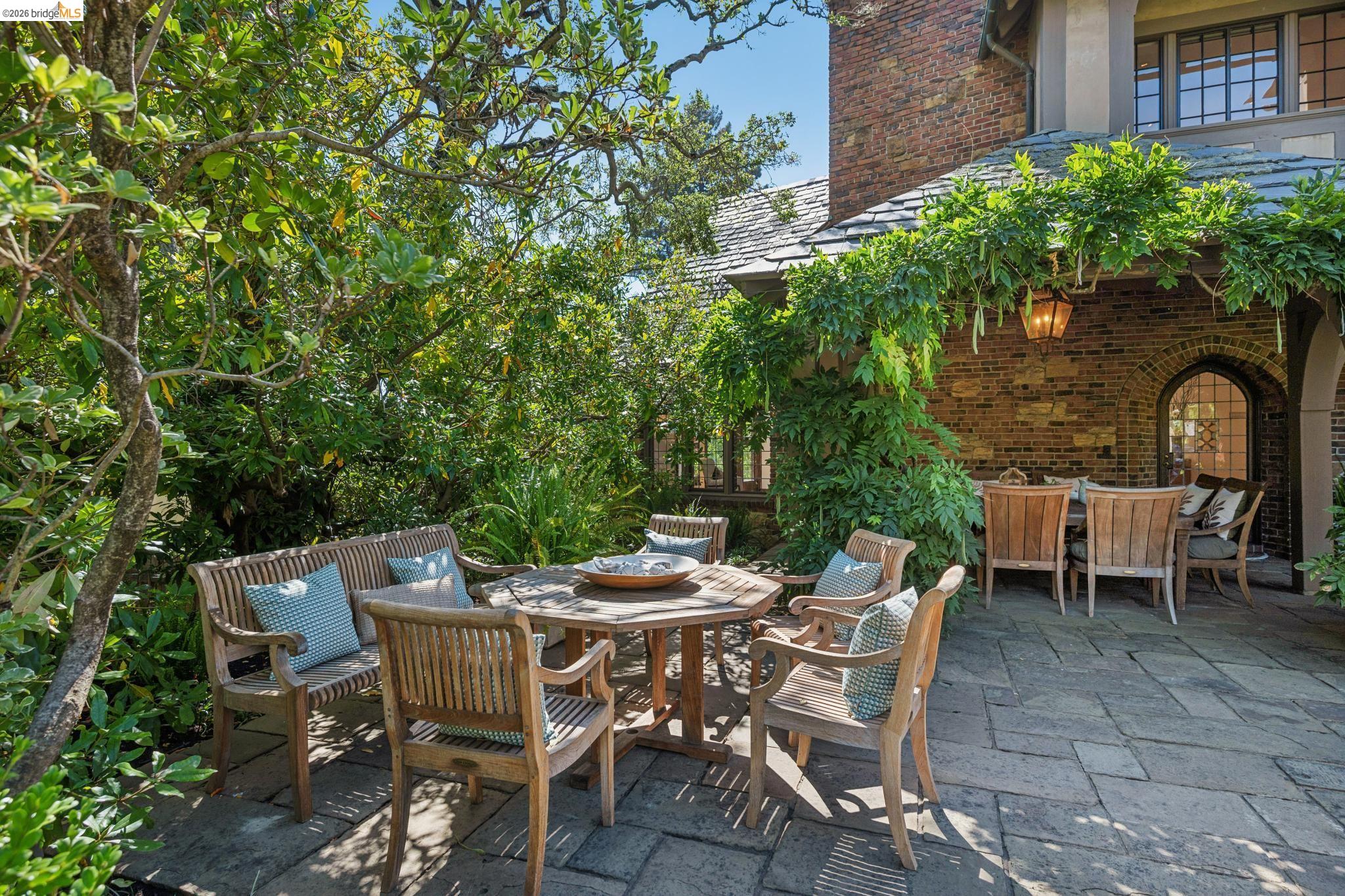 52 Glen Alpine Rd
