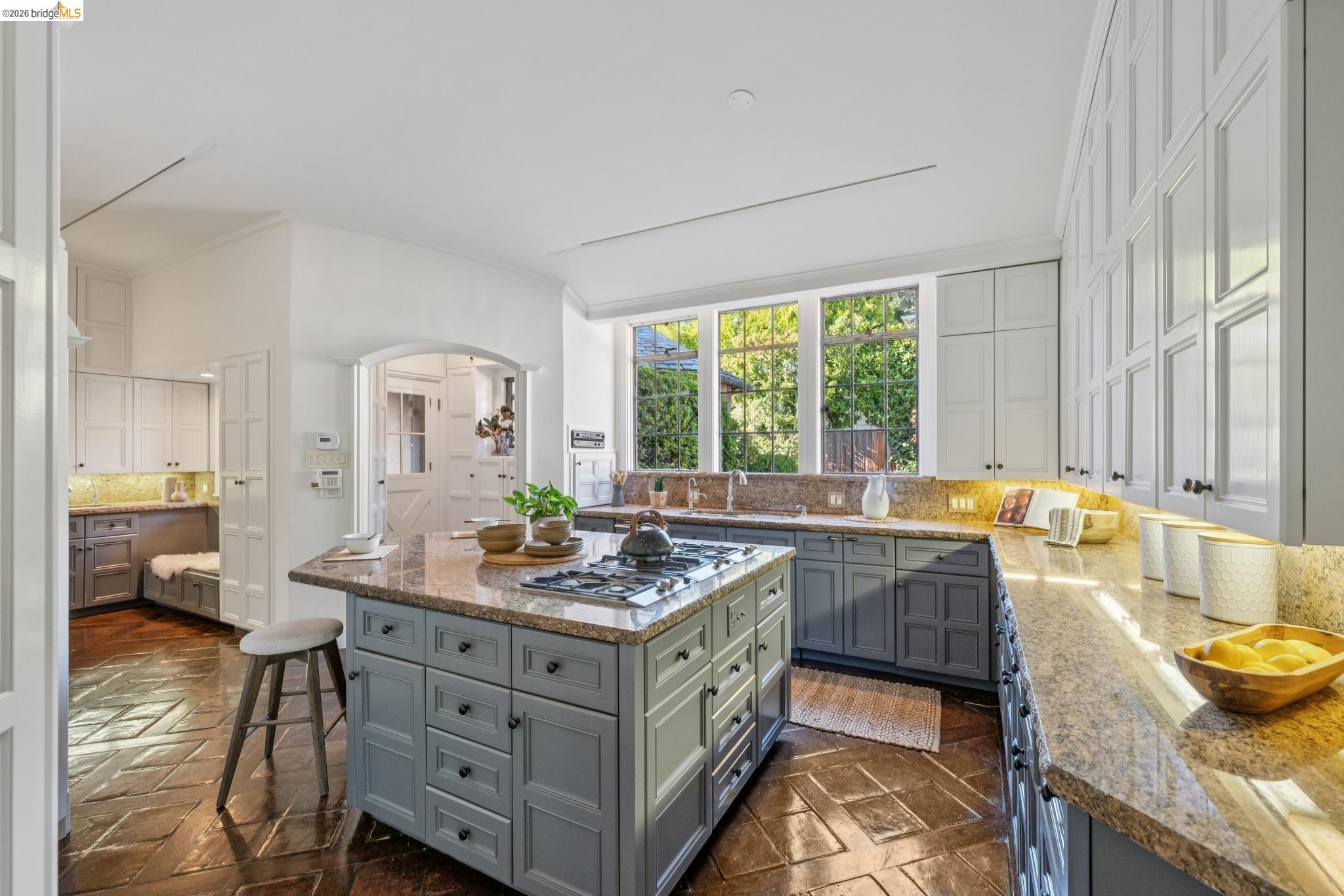 52 Glen Alpine Rd