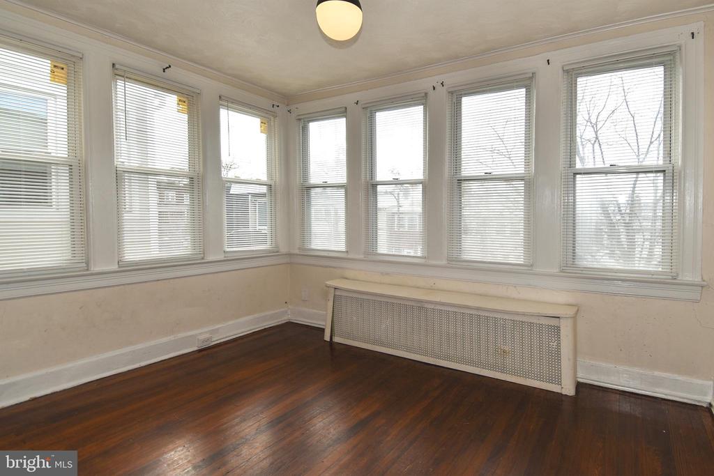 5012 7th St NW