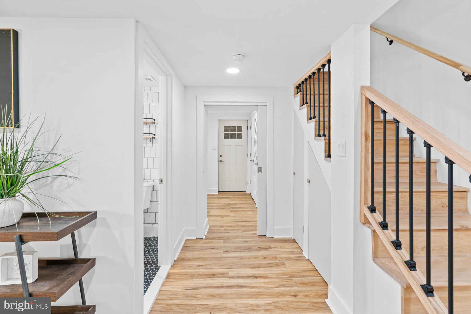 1458 Howard Rd SE