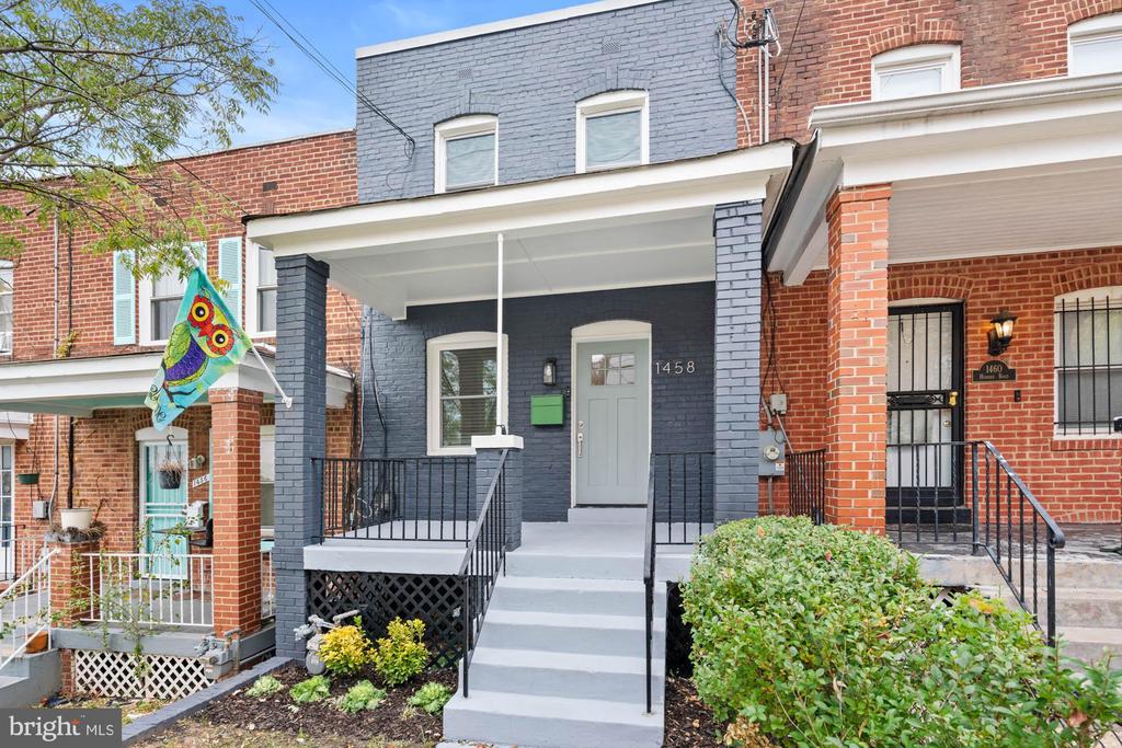 1458 Howard Rd SE