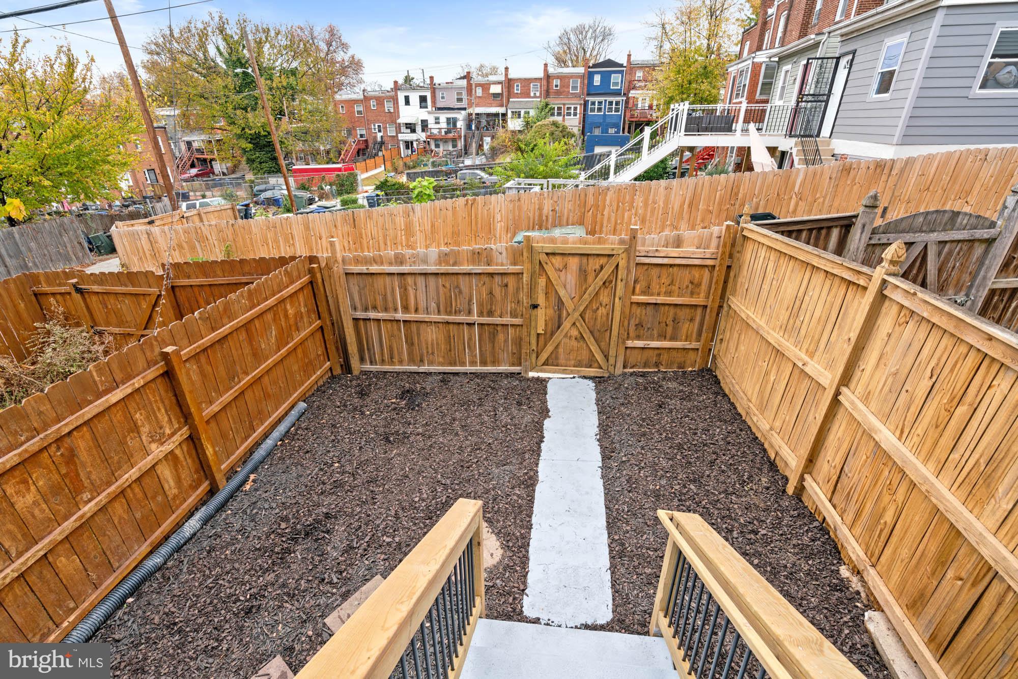 1458 Howard Rd SE