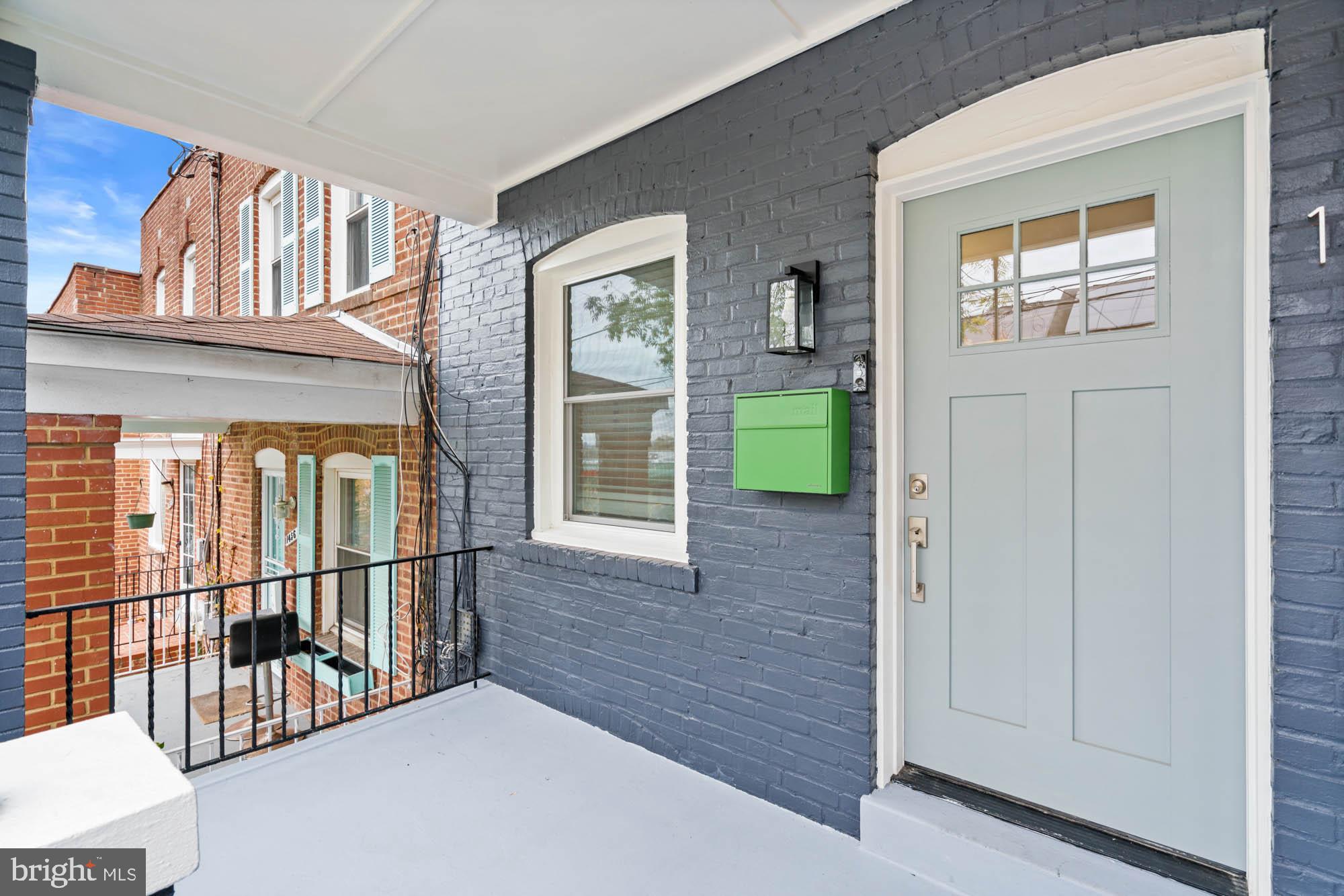 1458 Howard Rd SE