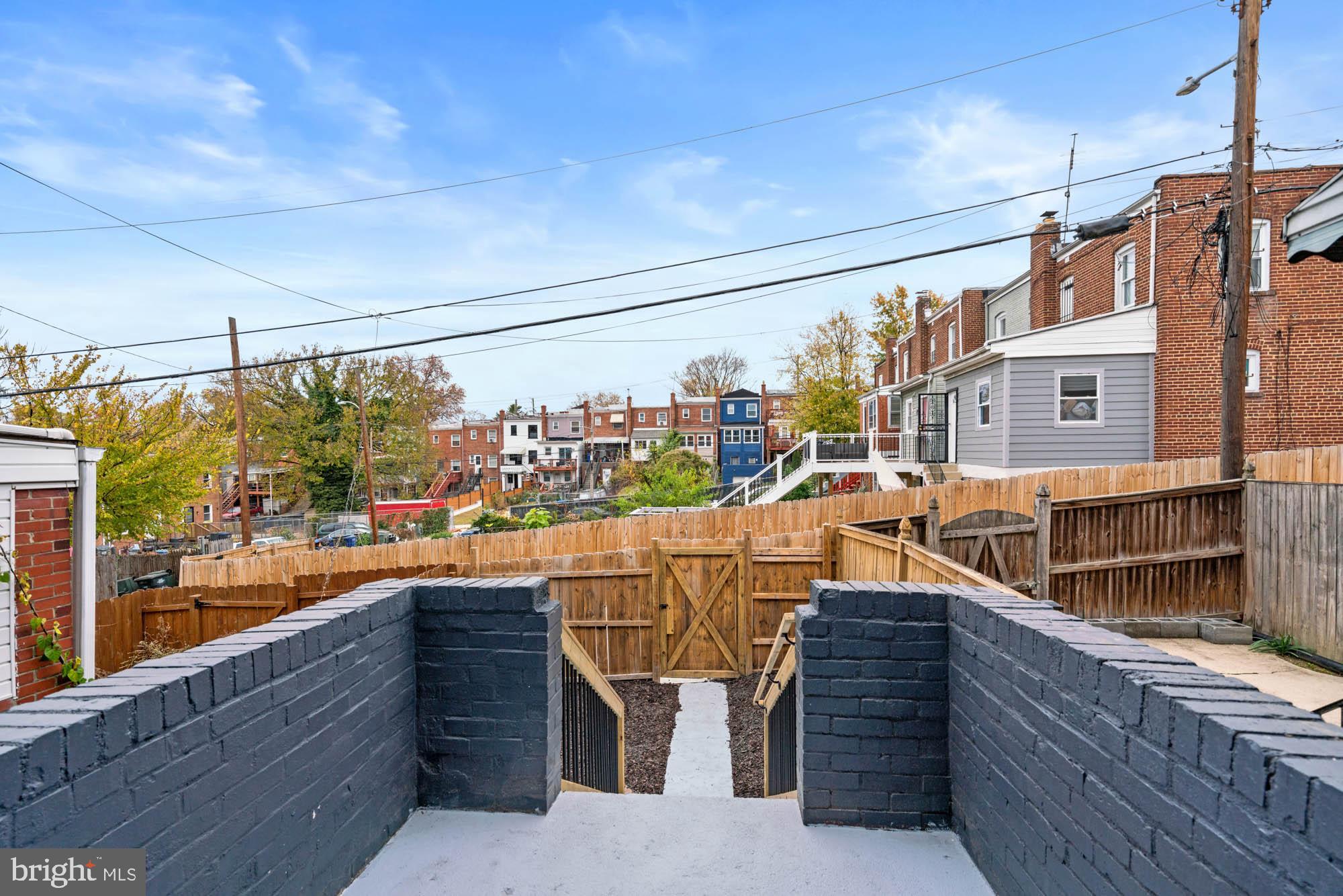 1458 Howard Rd SE