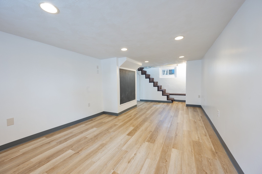 158 Pine St