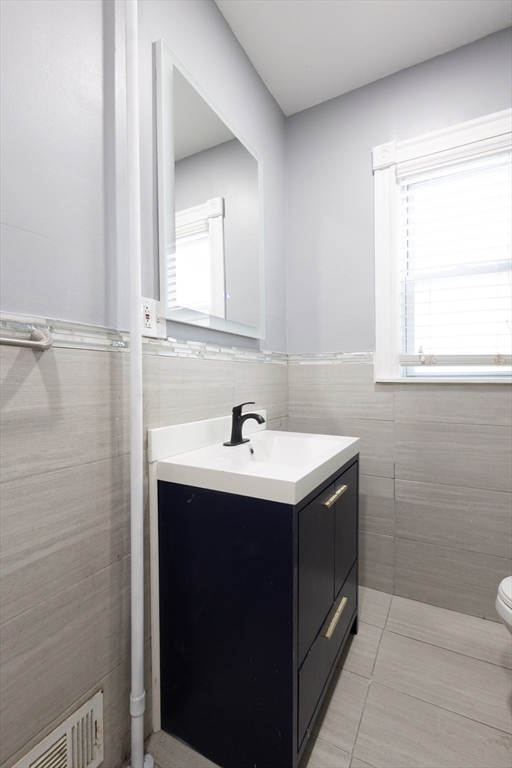 33 Greenbrier St. # 1