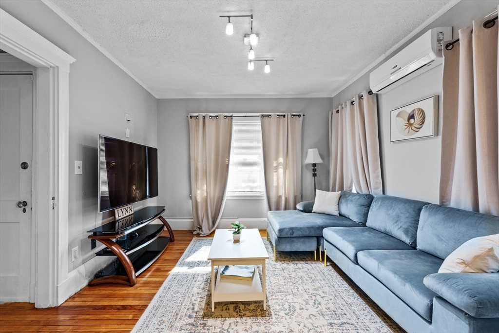 28 Chestnut St. # 2