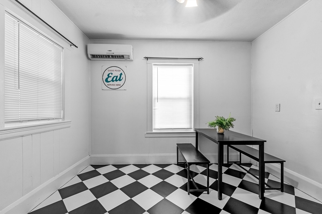 28 Chestnut St. # 2