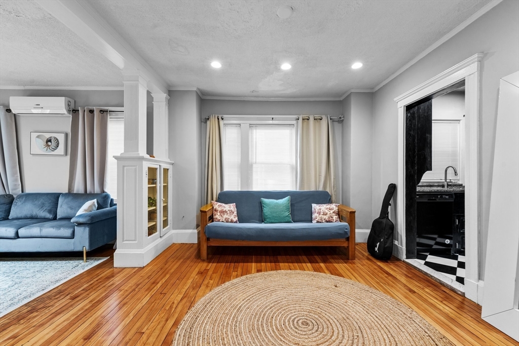 28 Chestnut St. # 2