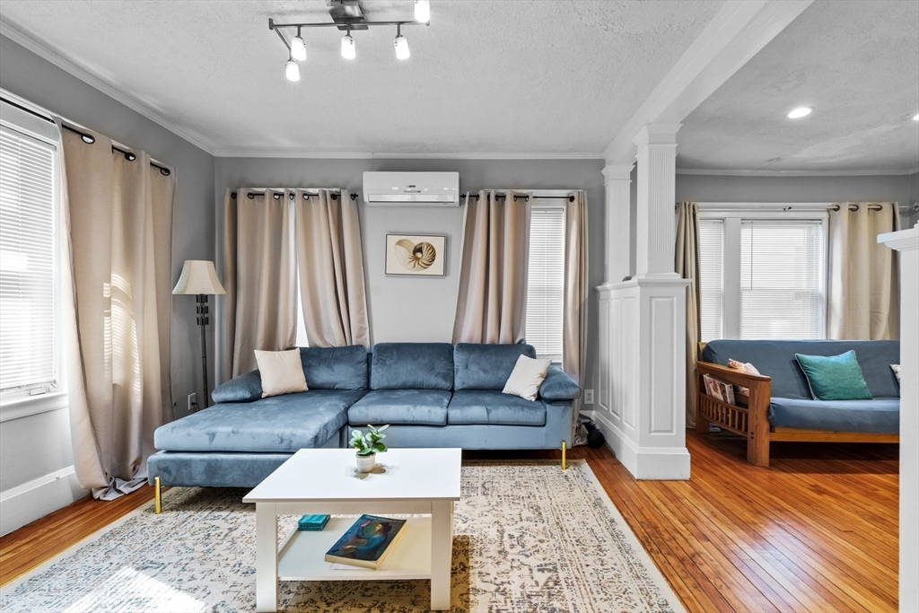 28 Chestnut St. # 2