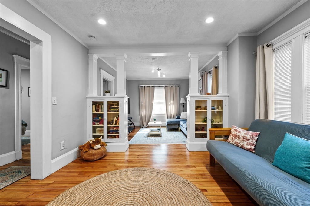 28 Chestnut St. # 2