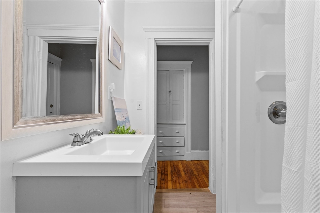 28 Chestnut St. # 2