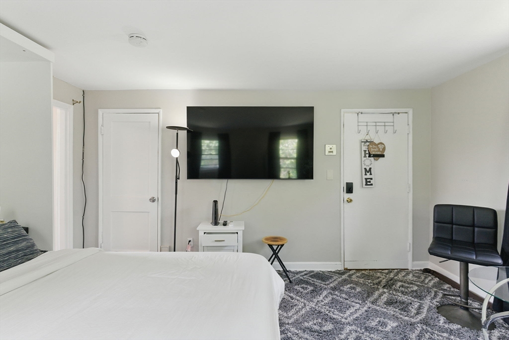 42 Newman Rd # 3