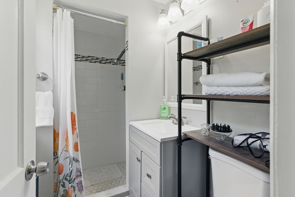 42 Newman Rd # 3