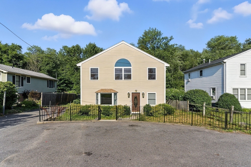 18 Holly Road