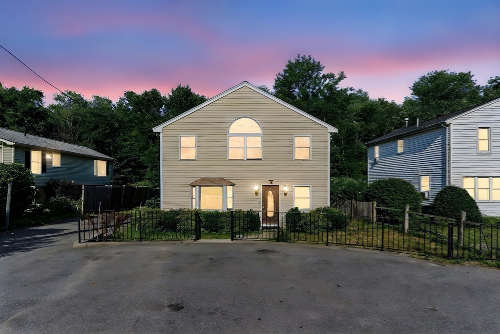 18 Holly Road
