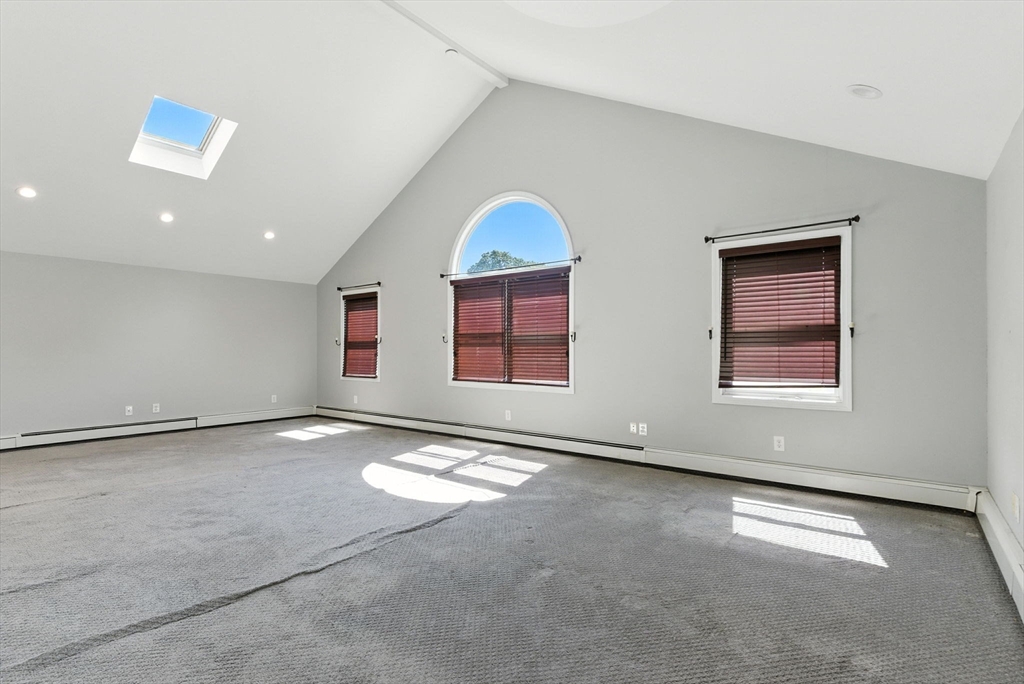 18 Holly Road