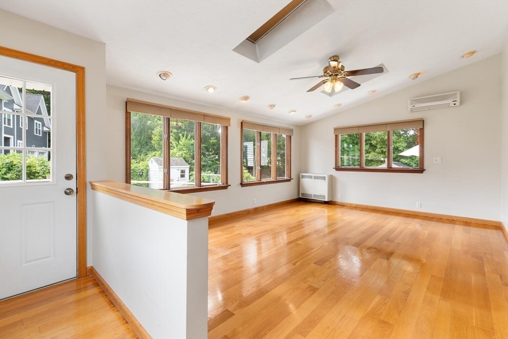 54 Como Rd