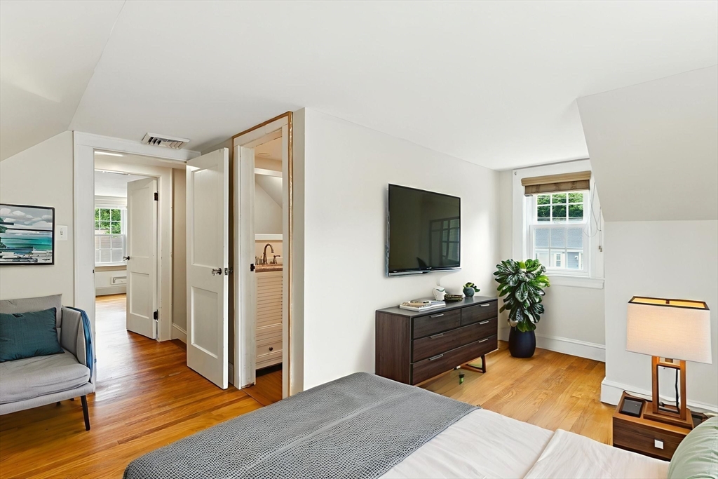 24 Oliver St