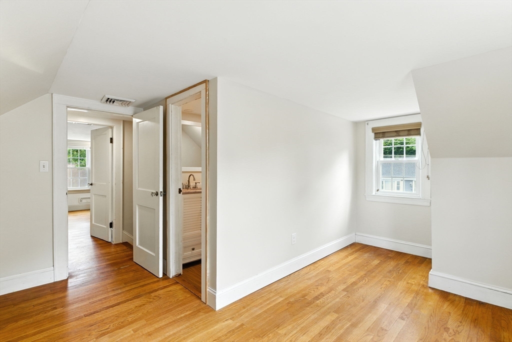 24 Oliver St