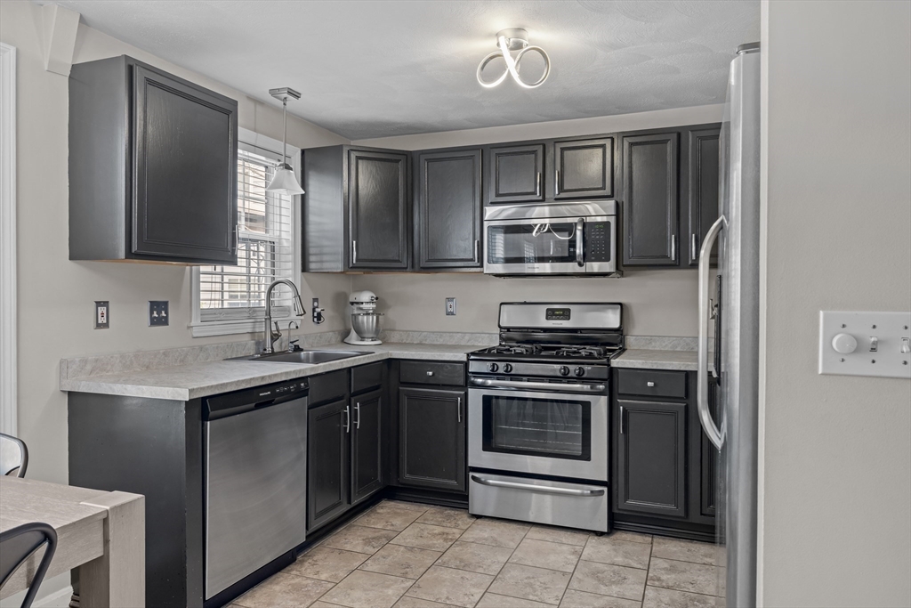 103 Juniper Ln # 103