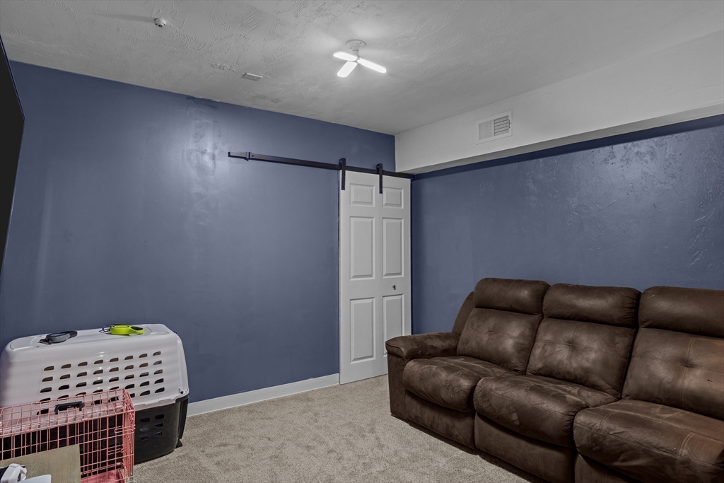 103 Juniper Ln # 103