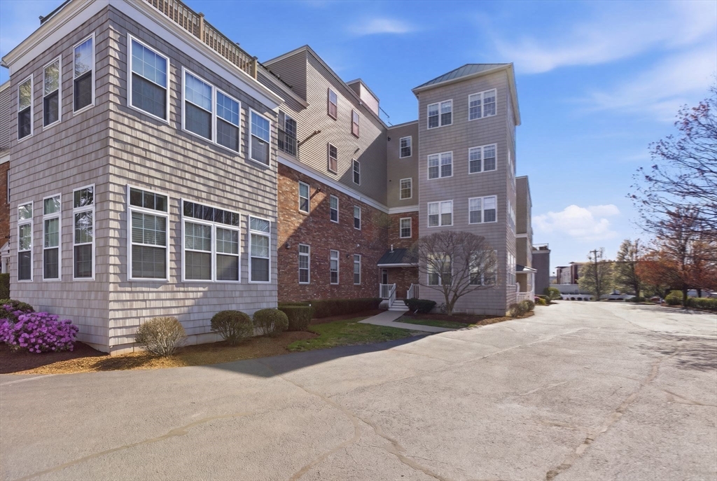 87 Franklin St # 105