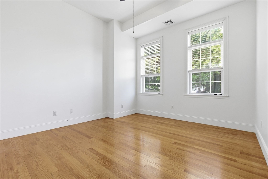 87 Franklin St # 105