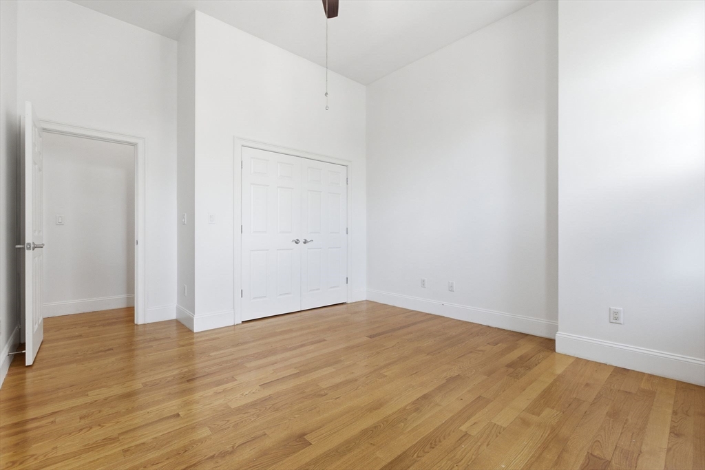 87 Franklin St # 105