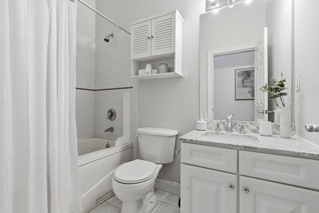 87 Franklin St # 105