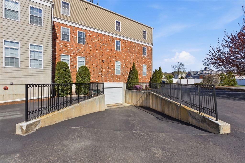 87 Franklin St # 105