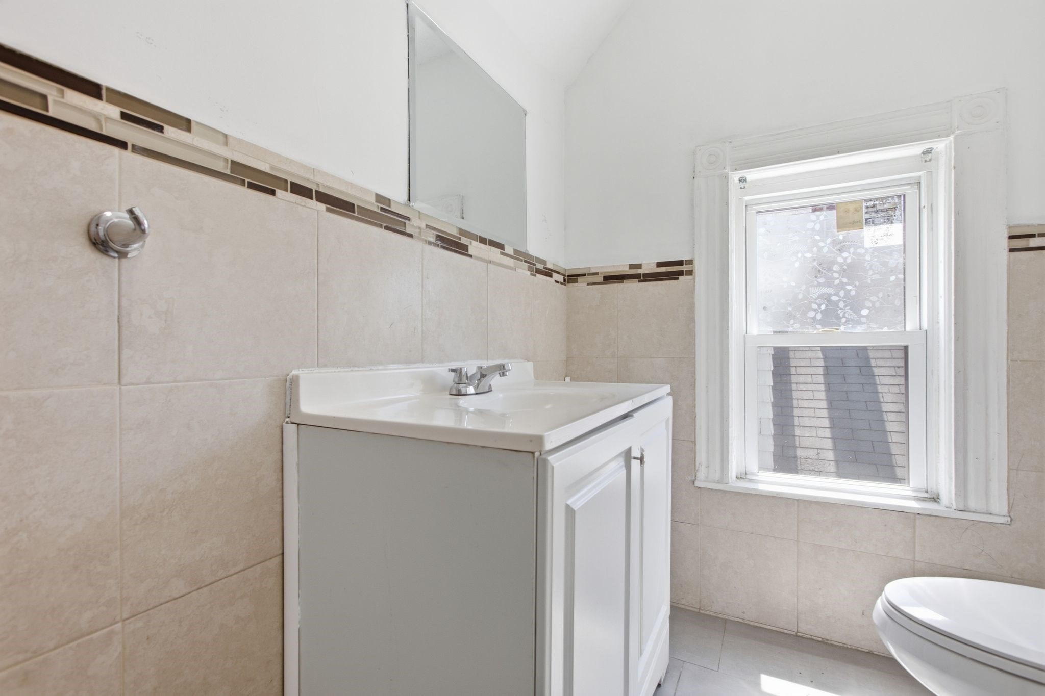33 Greenbrier St. # 3