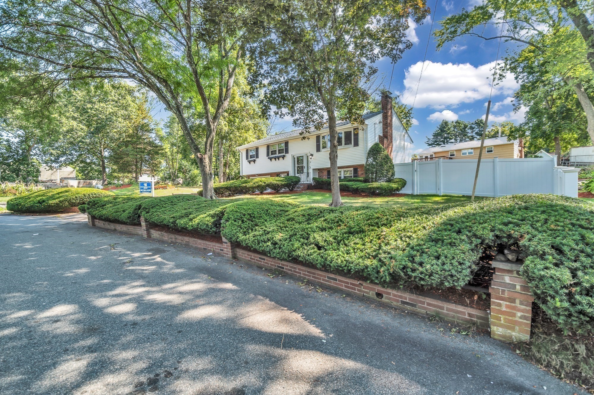 11 Coweeset Dr